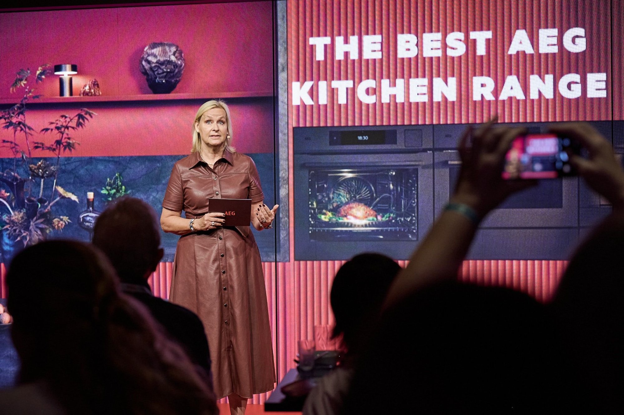 AEG IFA — Präsentation Bühne