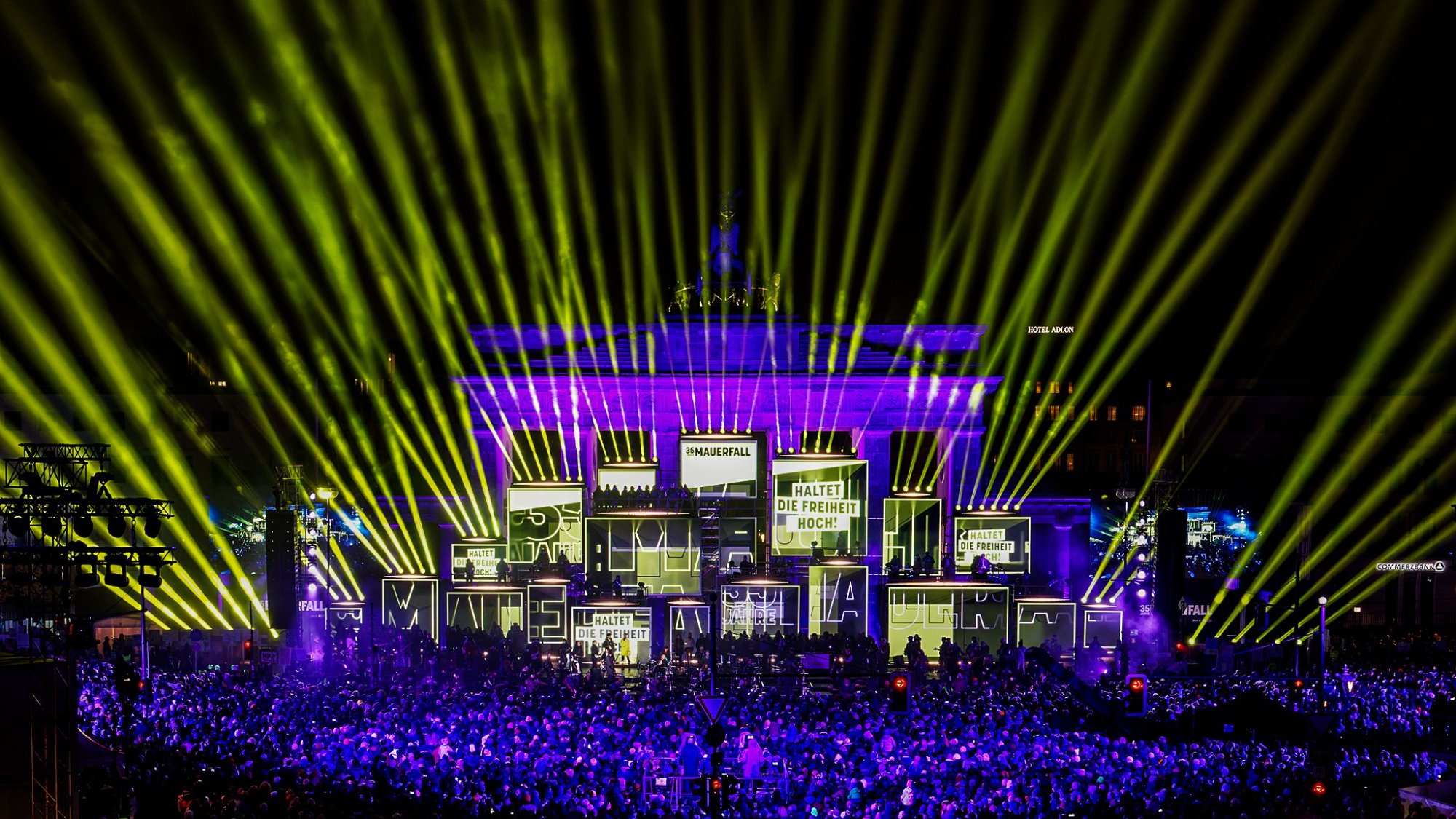 35 Jahre Mauerfall — Brandenburger Tor Laser